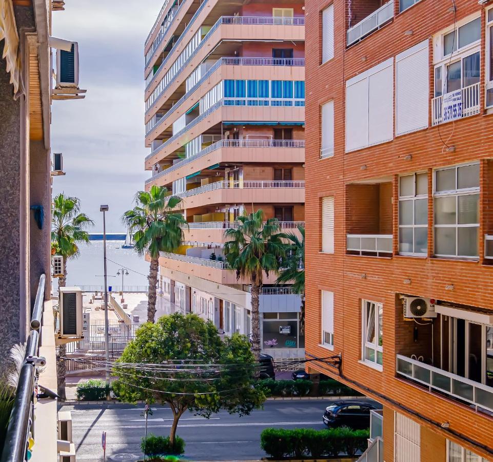 Apartament Alexandro'S Apartment Torrevieja Ngoại thất bức ảnh