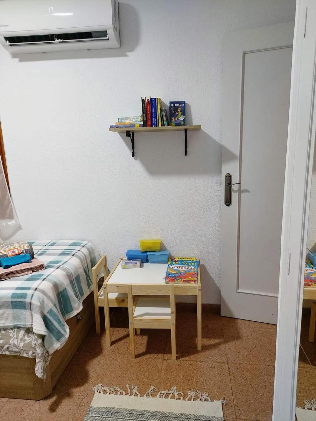 Apartament Alexandro'S Apartment Torrevieja Ngoại thất bức ảnh